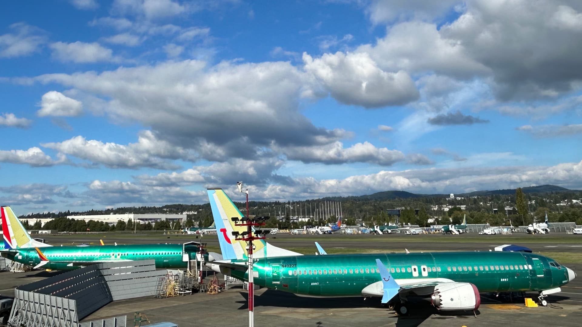 Trump blasts Boeing Air Force One delays, but airlines grow upbeat