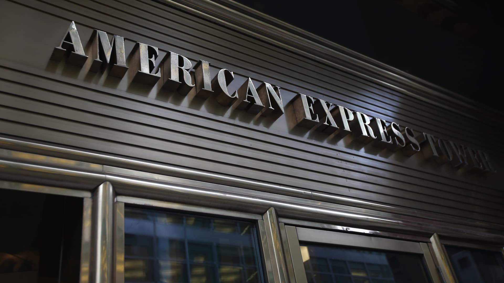 American Express Cardholders Defy Trump Tariffs
