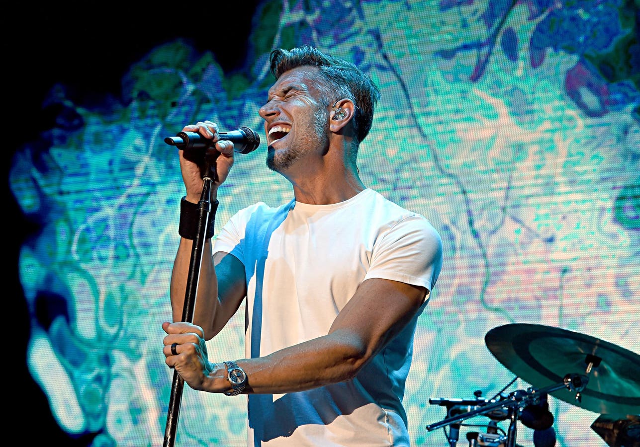 311 Revolutionizes Music Industry With Tech And Independence