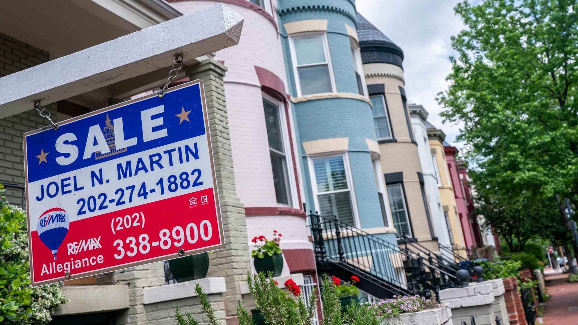 April Home Sales Hit 14-Year Low