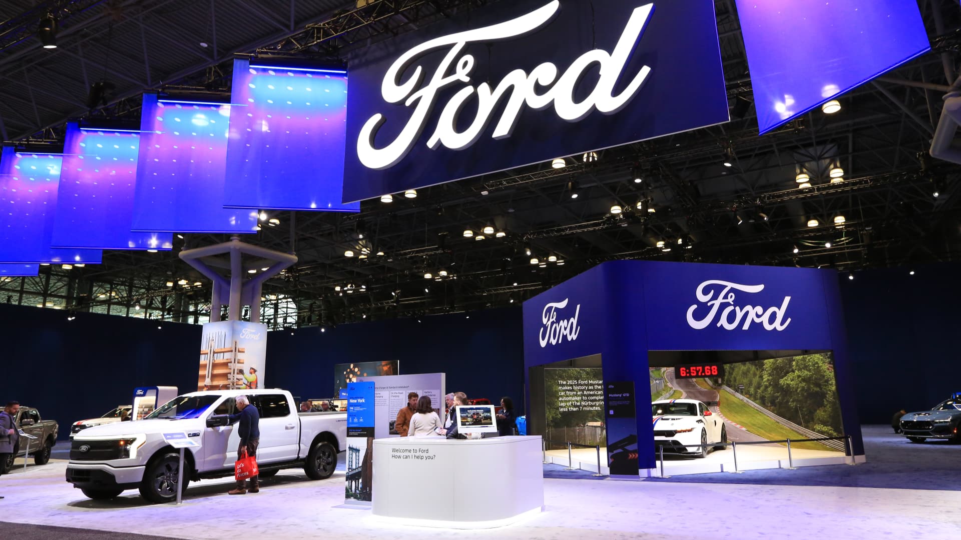 Ford Faces Uncertain 2025 Outlook Amid Tariffs Ahead of Q1 Earnings Report