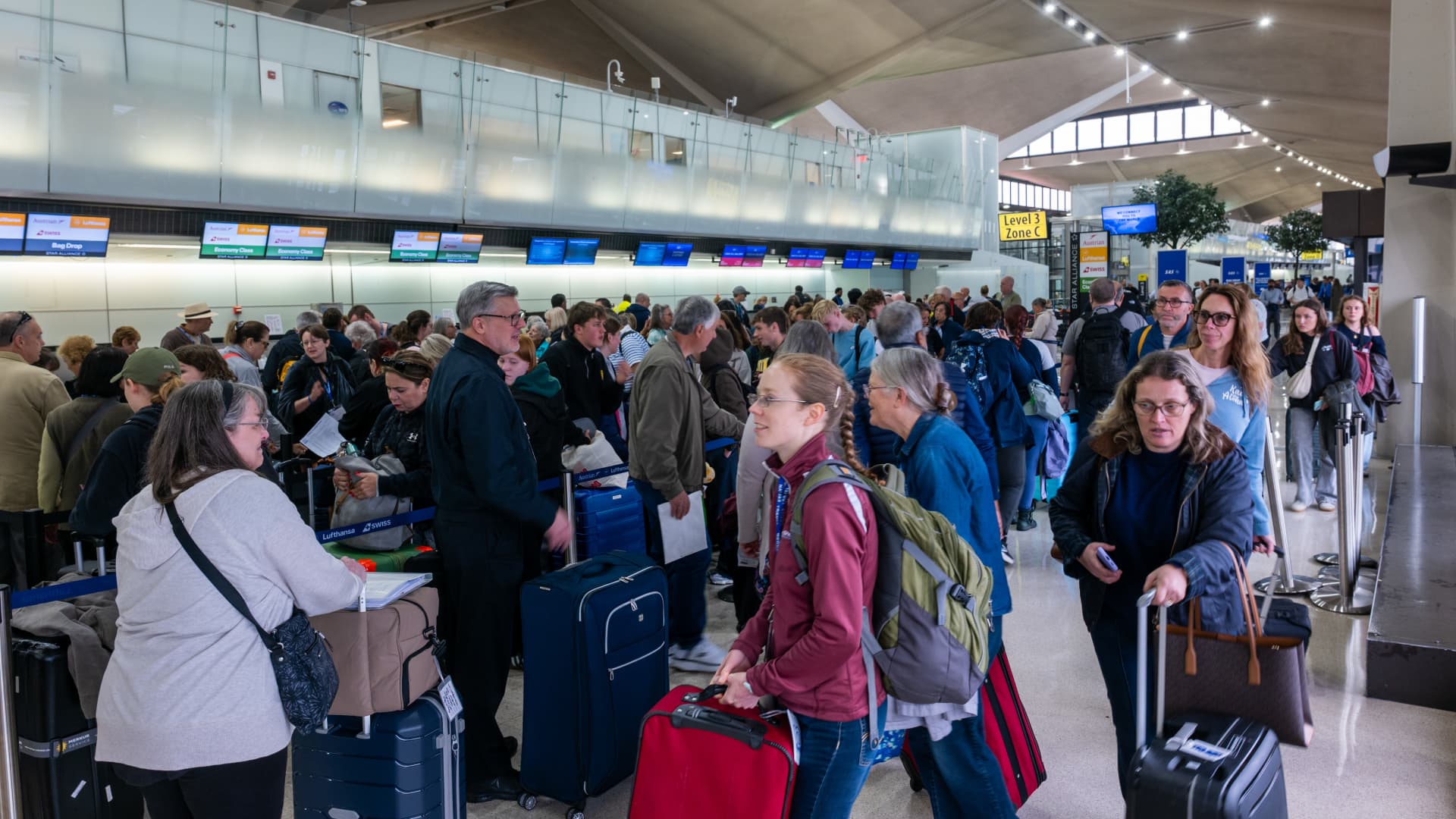 Radar Outage at Newark Highlights Cracks in U.S. Air Traffic Control System