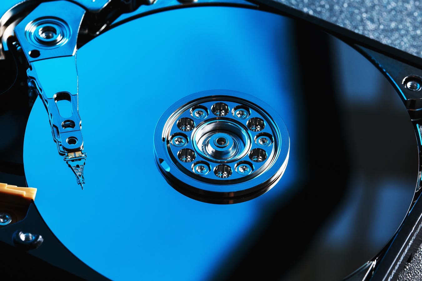 Seagate Shows Path To Over 100TB Hard Disk Drives