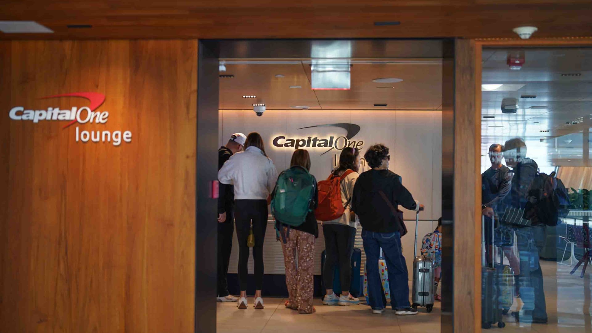 Airport Lounges Becoming Increasingly Exclusive