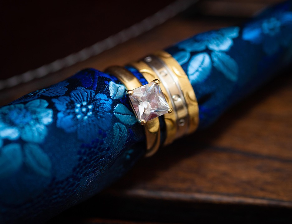 Building Bridges: How to Foster a Strong Remote Team Culture