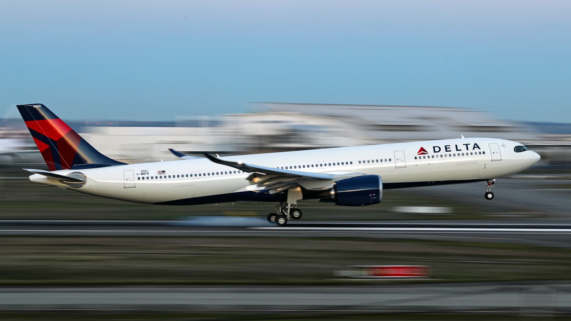 Delta says segmentation coming to high-end cabins