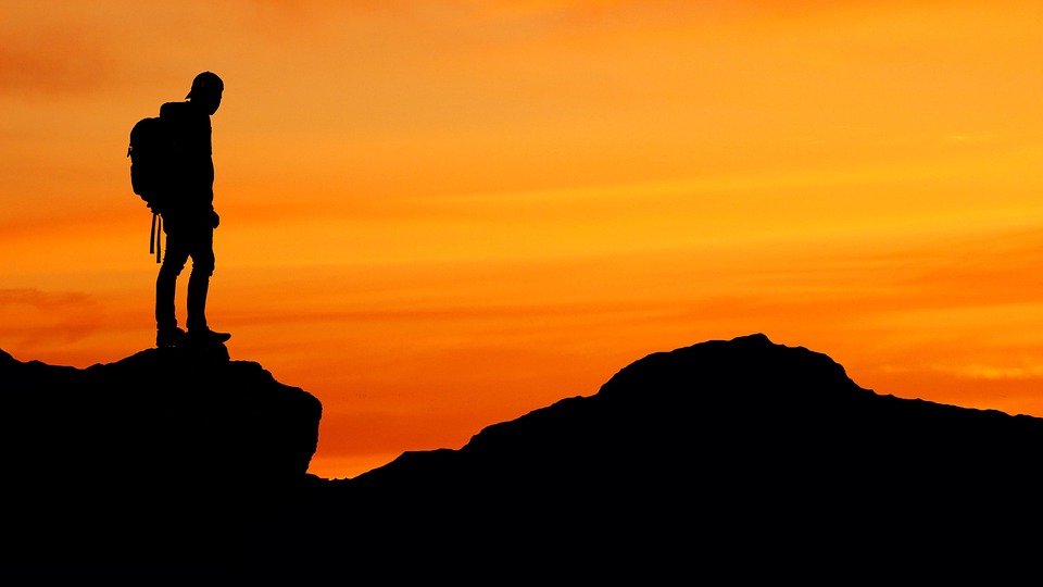 Leading in the Digital Age: How Technology is Revolutionizing Leadership