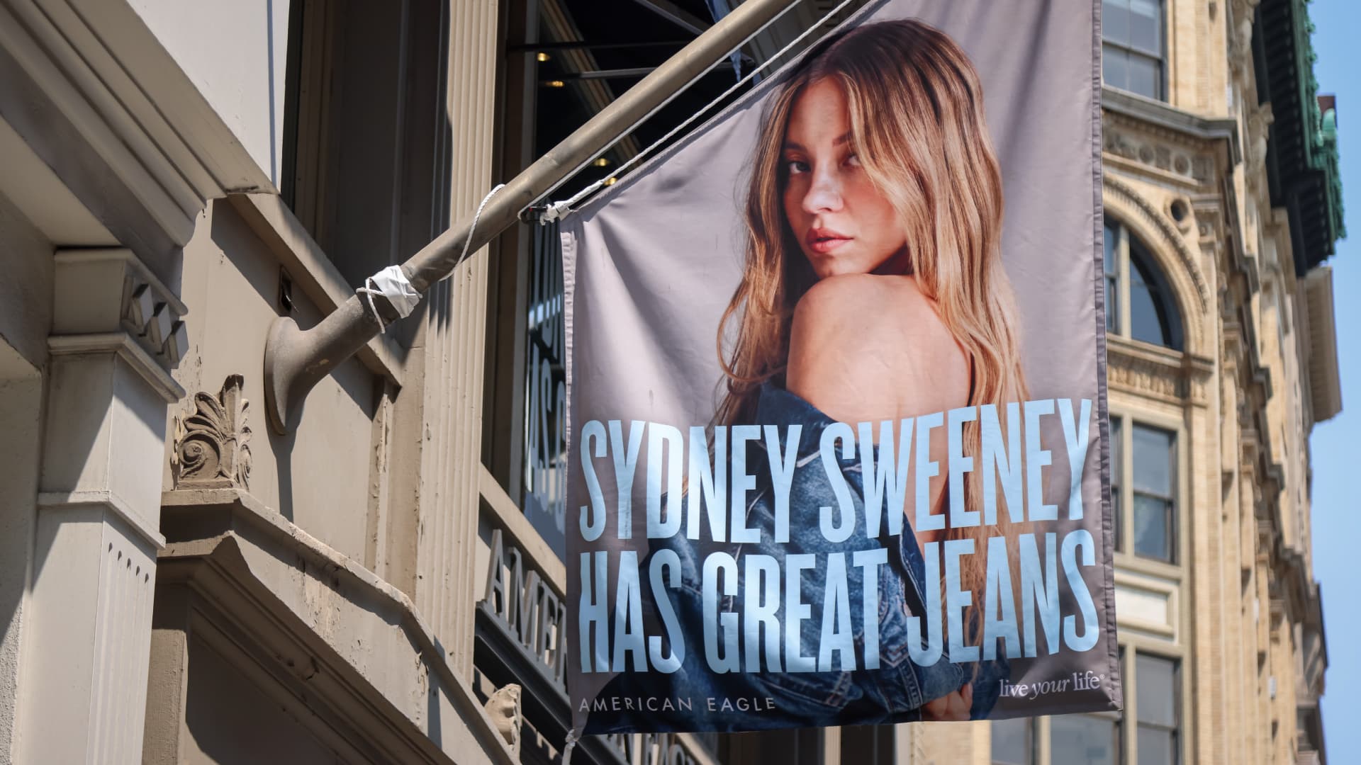 American Eagle Sydney Sweeney campaign ‘hottest ad’: Trump