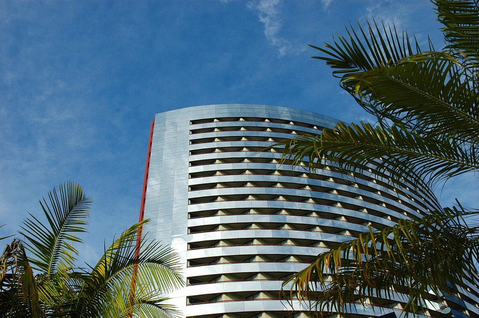 Breaking Down Silos: How to Foster Collaboration and Build a High-Performing Team