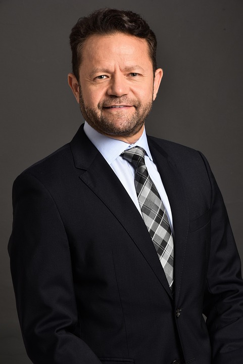 Breaking Down Silos: The Importance of Cross-Functional Collaboration in Organizational Culture