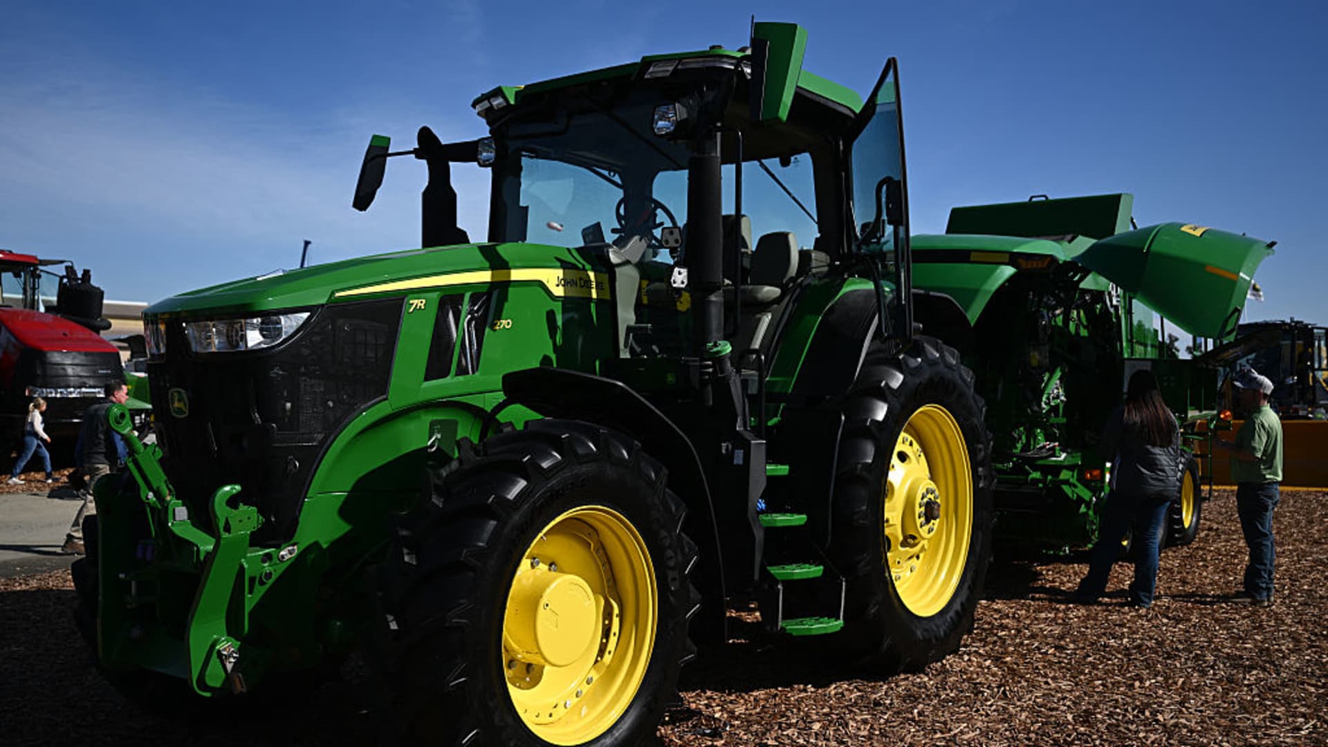 John Deere faces a crossroads amid decreasing demand, increasing investments