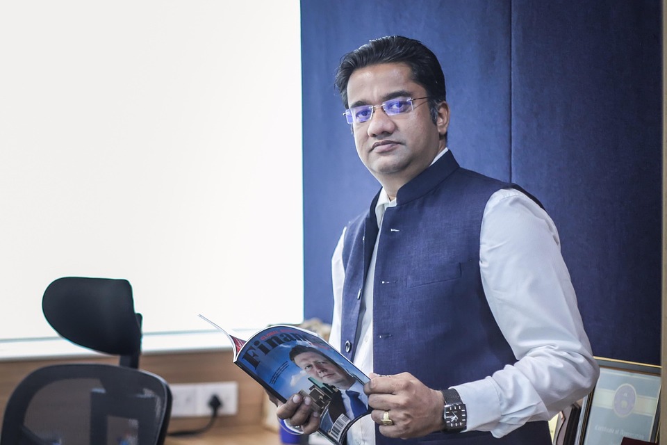 How to Craft an Elevator Pitch That Opens Doors