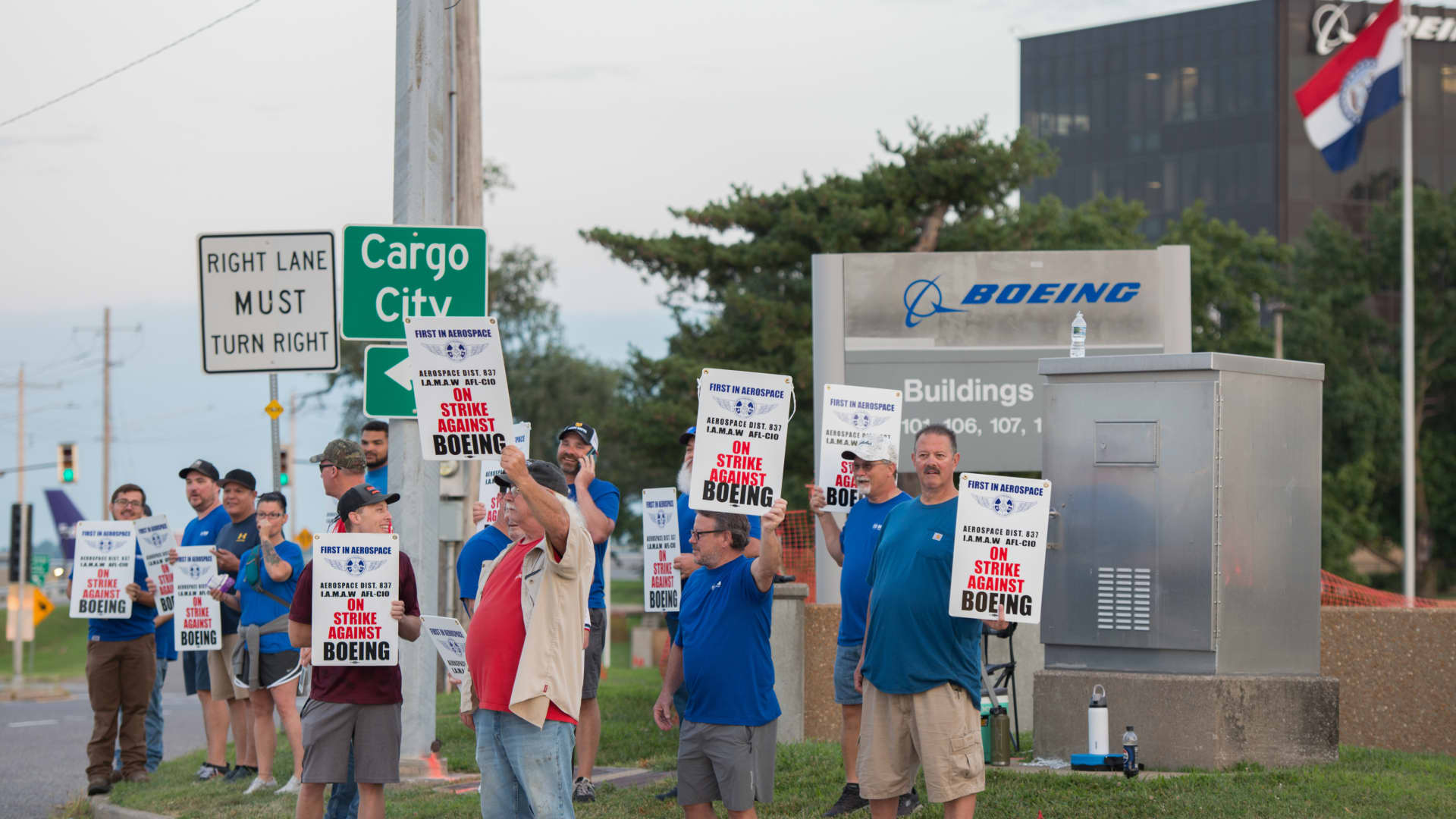 Boeing reaches tentative labor deal with striking defense workers