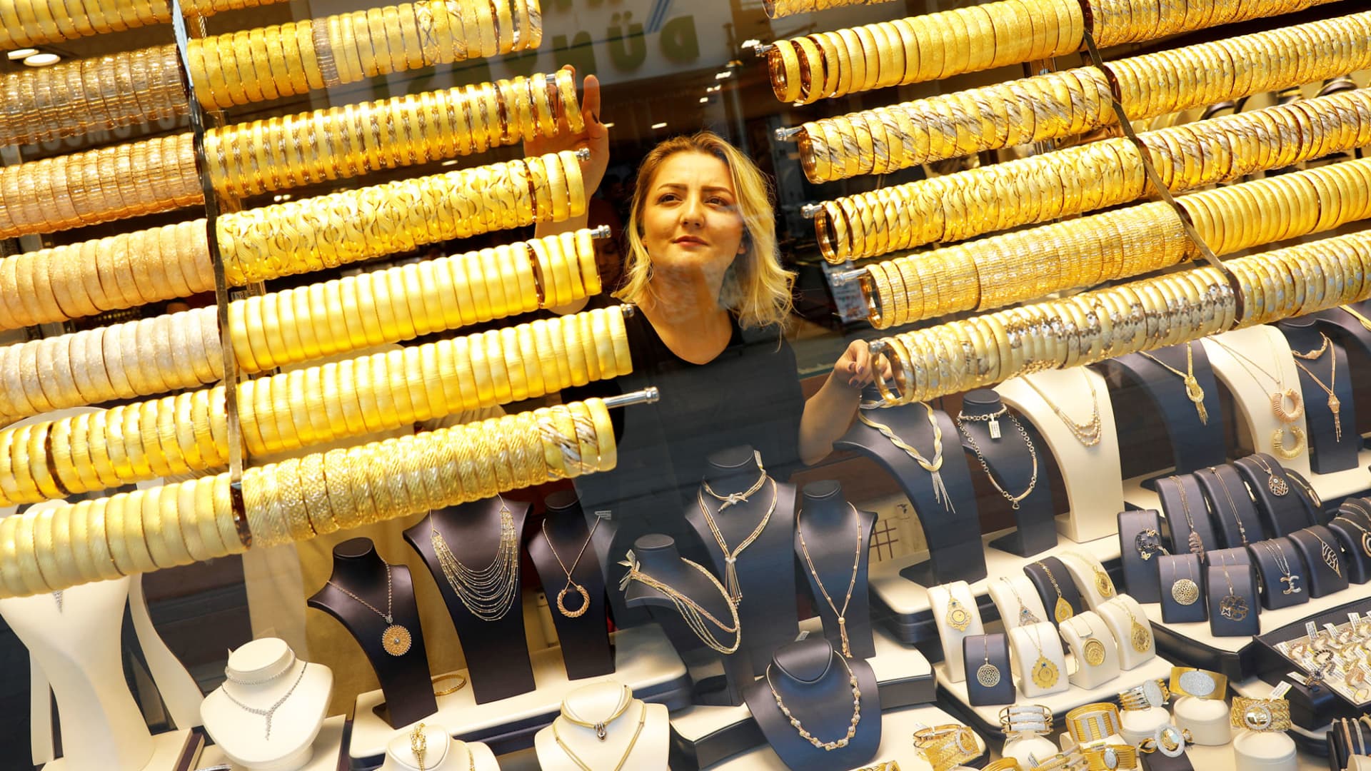 Gold prices keep rising, and jewelry companies are sounding the alarm