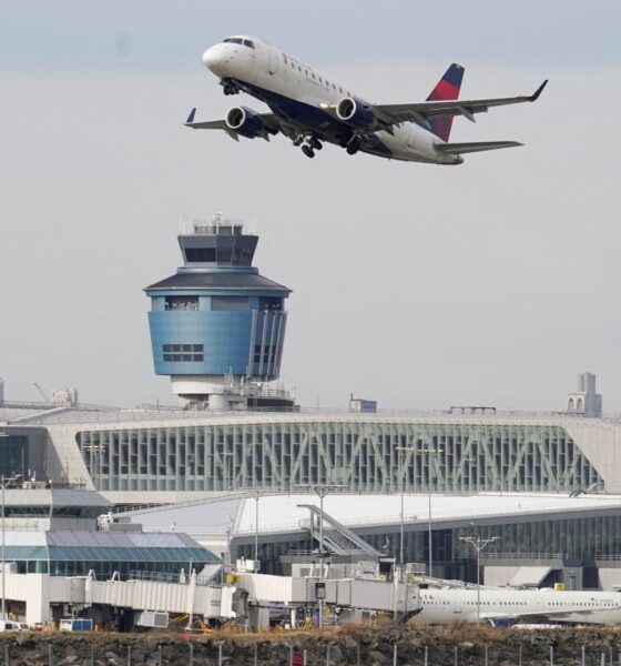 Air traffic controllers with perfect shutdown attendance to get bonus
