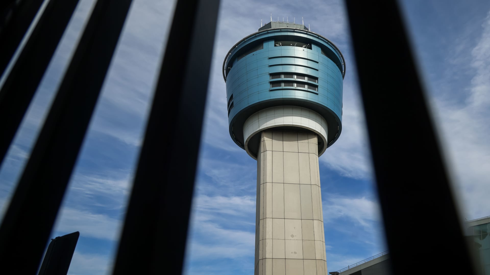 Flight cancellations ease with end to the shutdown in sight