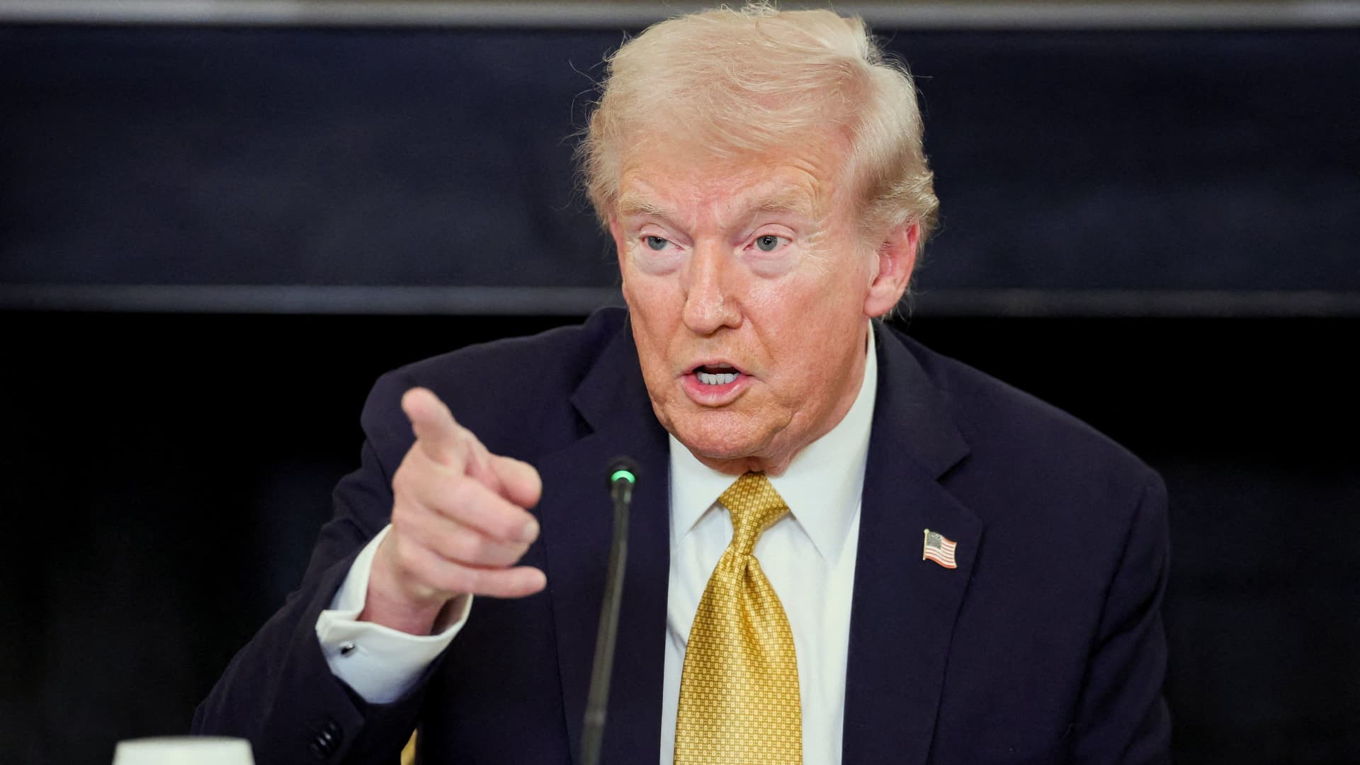 Trump cuts tariffs in bid to slash consumer prices