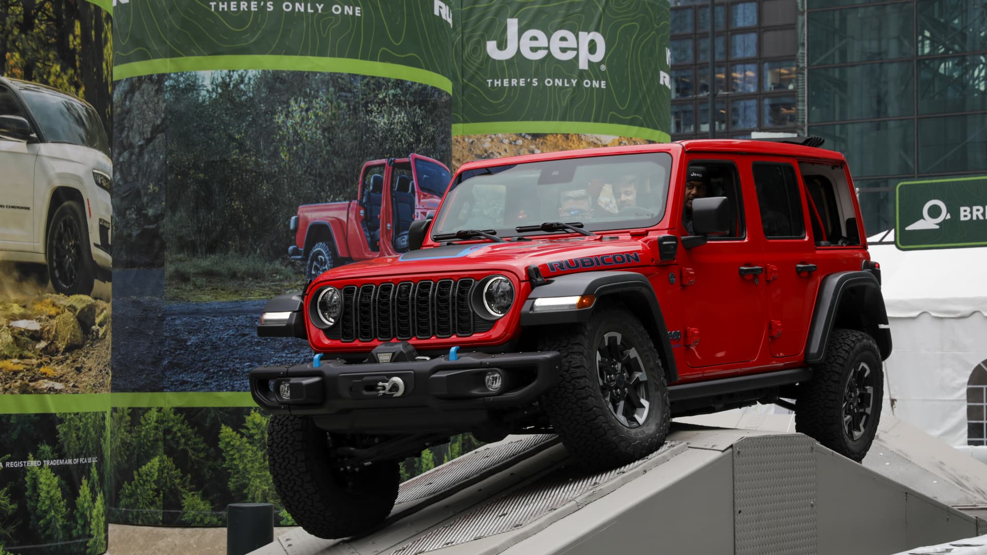 Stellantis scraps Jeep, Chrysler PHEVs amid EV slowdown, recall