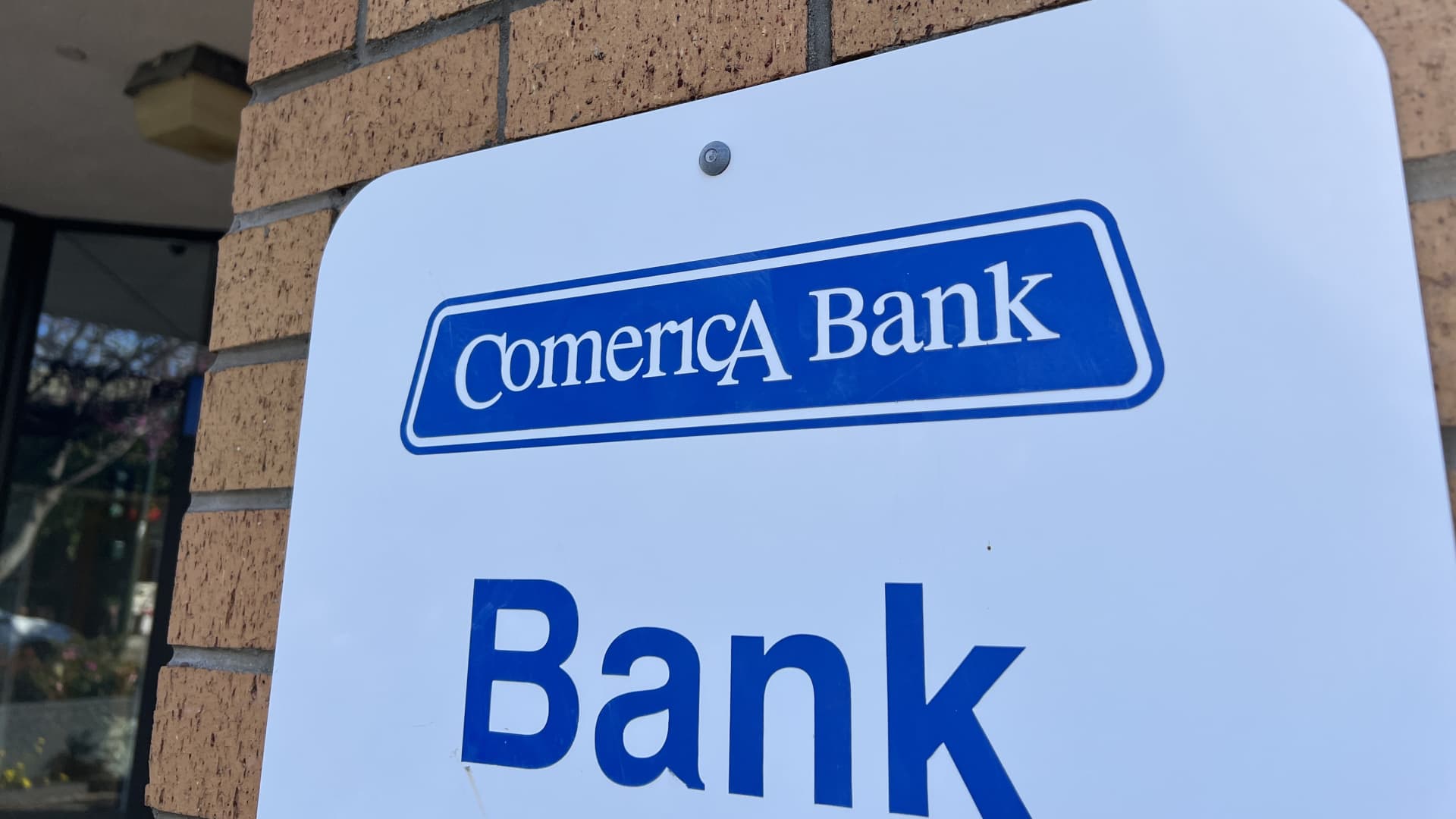 Comerica Bank Sued Over Federal Benefits Program