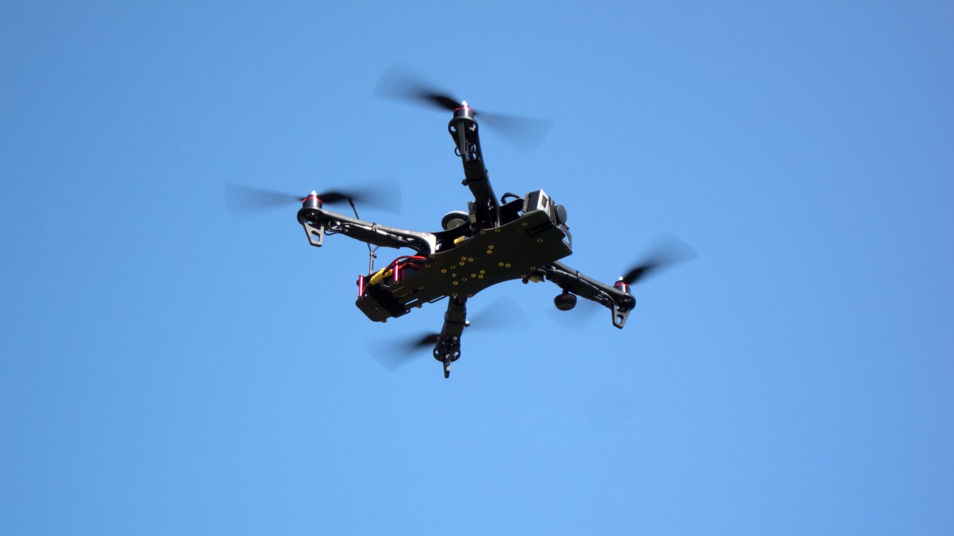 FAA puts temporary ban on drones over part of New York, New Jersey