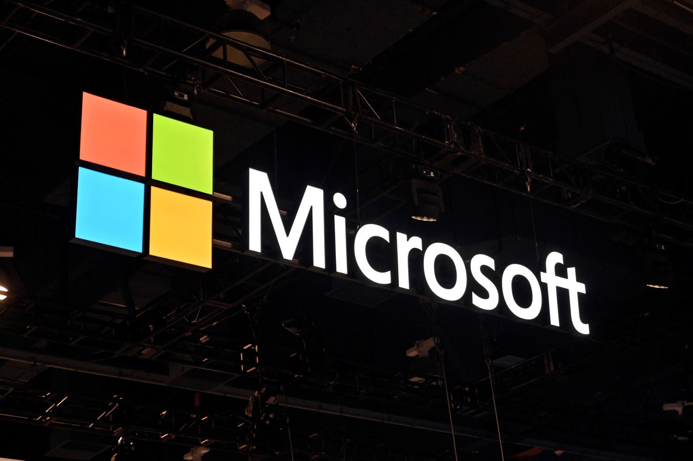 New Microsoft Hack Warning: Windows Backdoor Attackers Strike