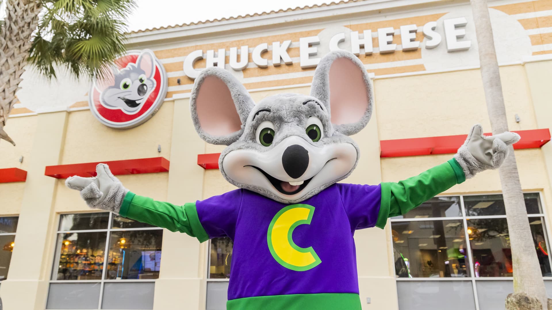 Chuck E. Cheese Makes Comeback