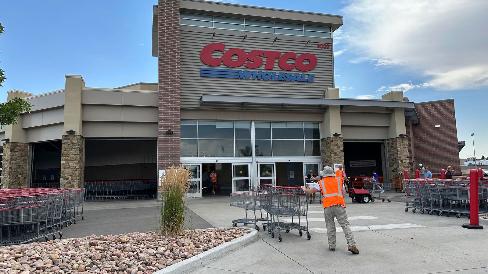 Costco Shareholders Overwhelmingly Support Company’s DEI Policies As Other Major Retailers Retreat