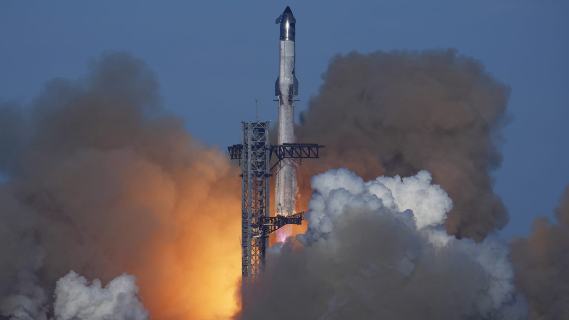 SpaceX Catches Fallen Starship