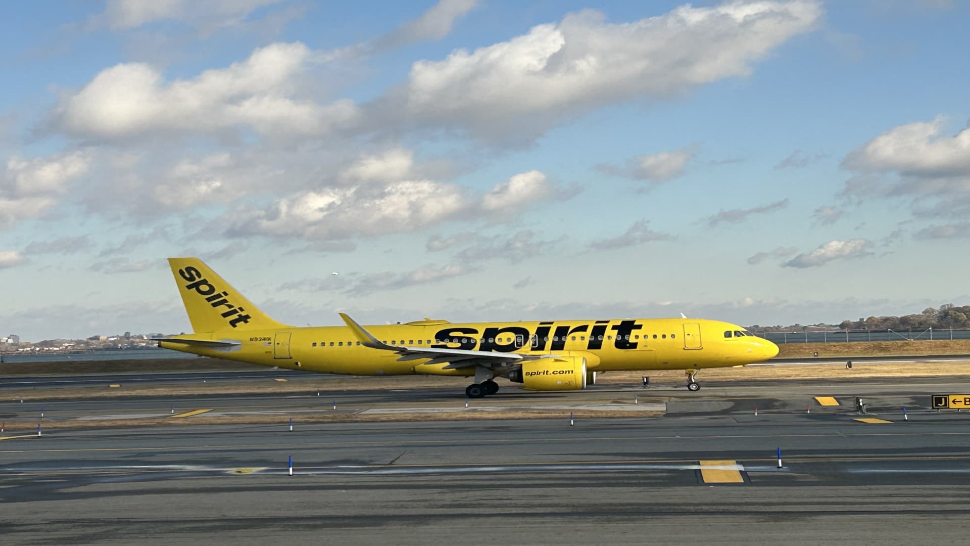 Spirit Airlines Cuts 200 Jobs