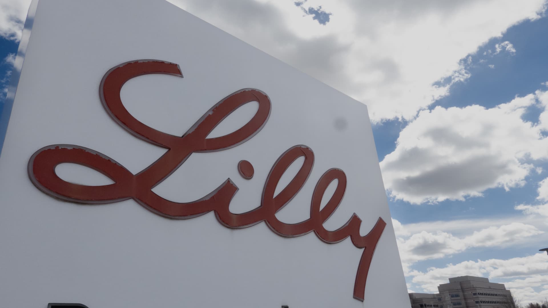 Eli Lilly to Invest  Billion in New U.S. Manufacturing