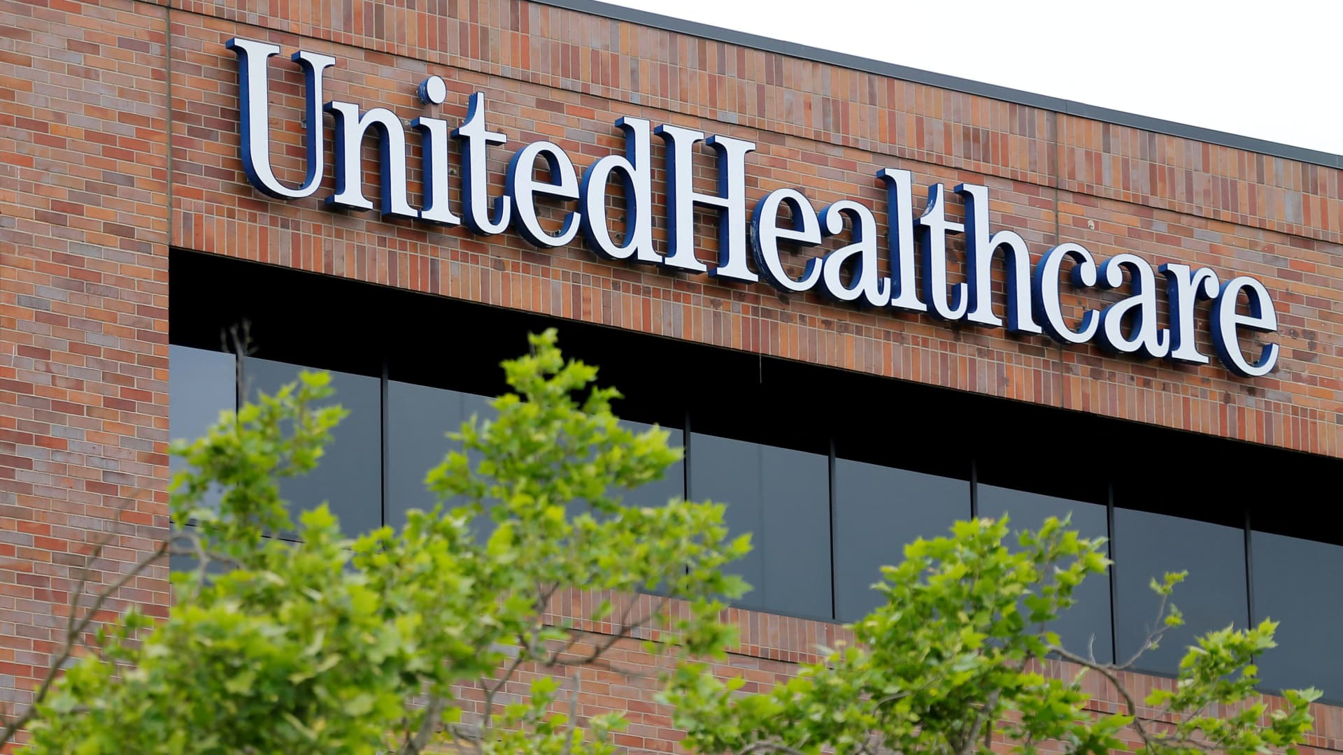 UnitedHealth Faces DOJ Investigation, Buyouts, Stock Price Drop