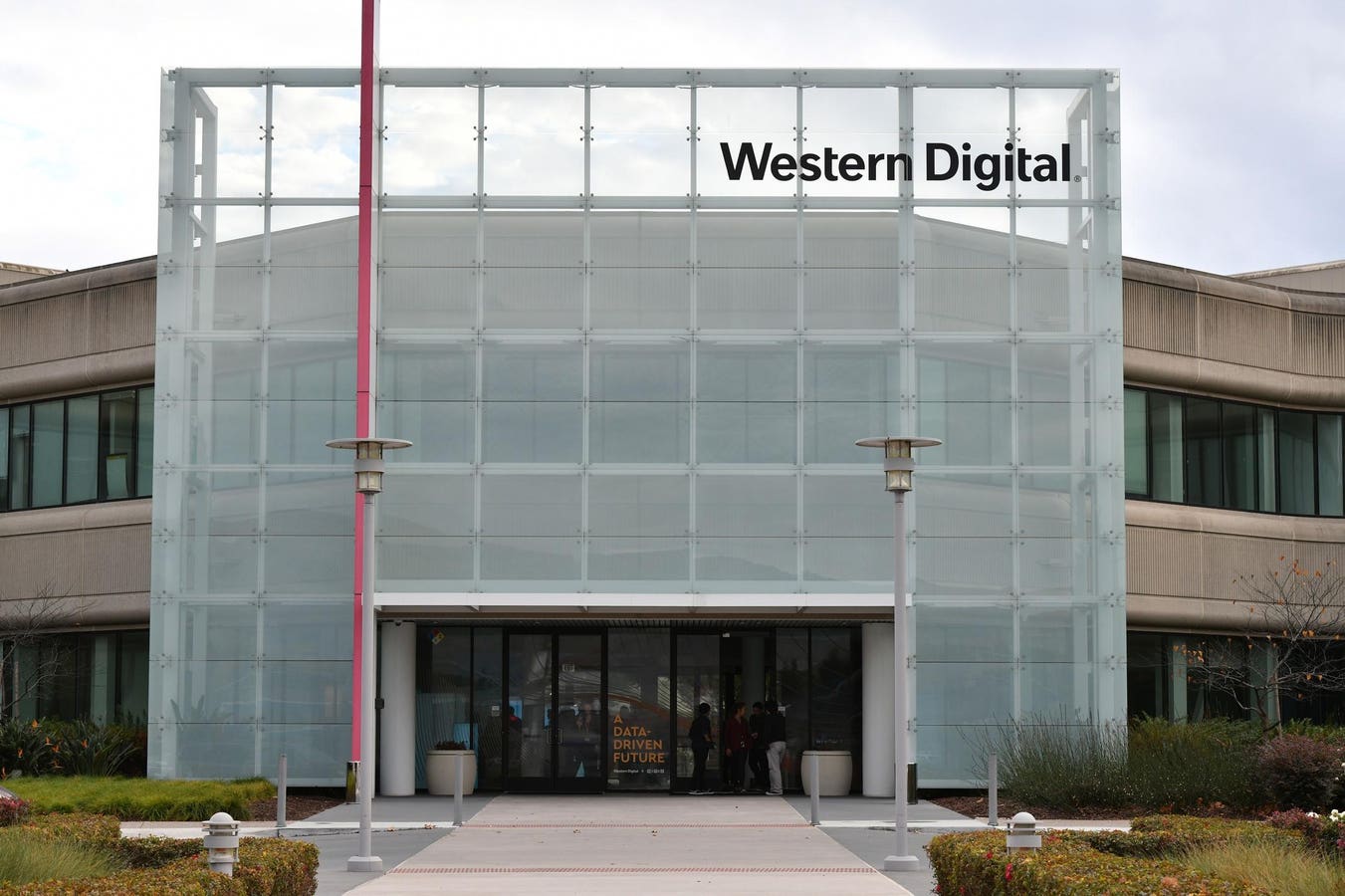 Western Digital Shows Path To HAMR