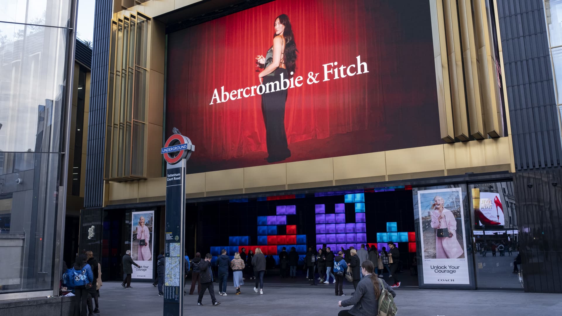 Abercrombie & Fitch Q1 2025 Earnings Report Abercrombie & Fitch Q1 2025 Earnings Report