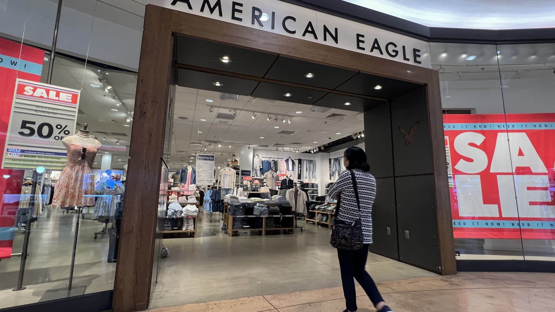 American Eagle Withdraws 2025 Guidance Amid Weak Q1 Performance American Eagle Withdraws 2025 Guidance Amid Weak Q1 Performance