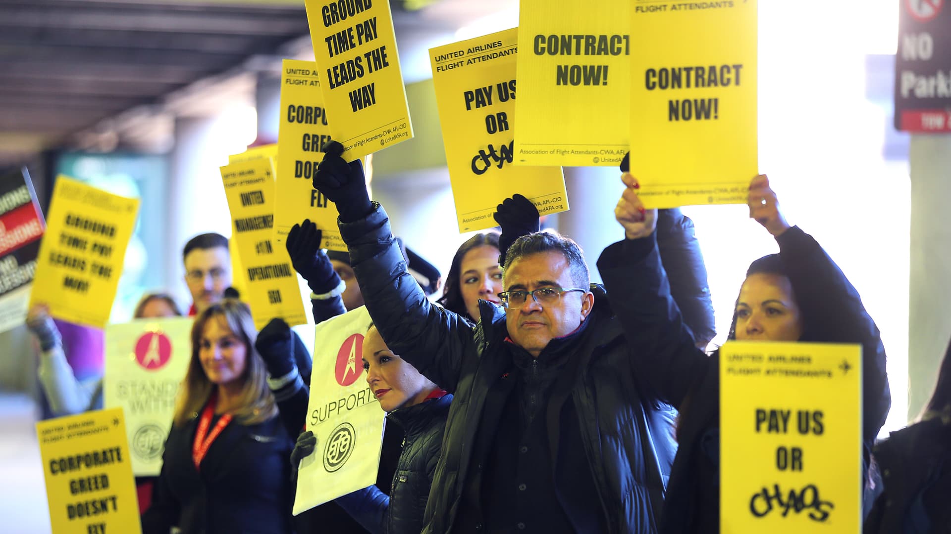 United Airlines, Flight Attendants Reach Labor Deal United Airlines, Flight Attendants Reach Labor Deal