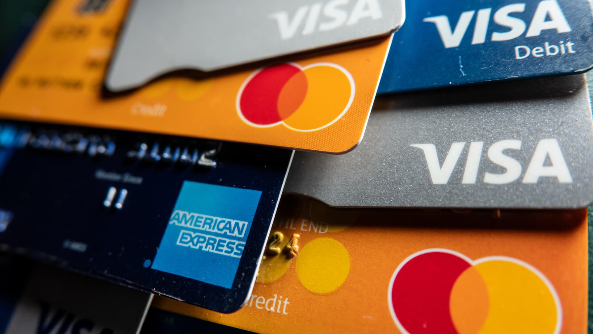 Amex Platinum, Chase Sapphire Get 2025 Refresh Amex Platinum, Chase Sapphire Get 2025 Refresh