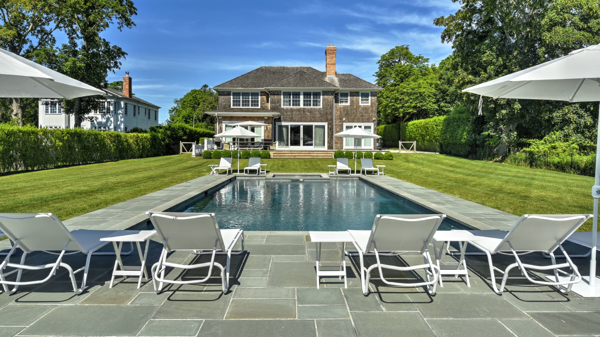 Hamptons Summer Rentals Plunge 30% Hamptons Summer Rentals Plunge 30%